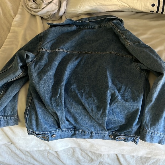 Levi’s Baggy Trucker Jean Jacket - Picture 3 of 3